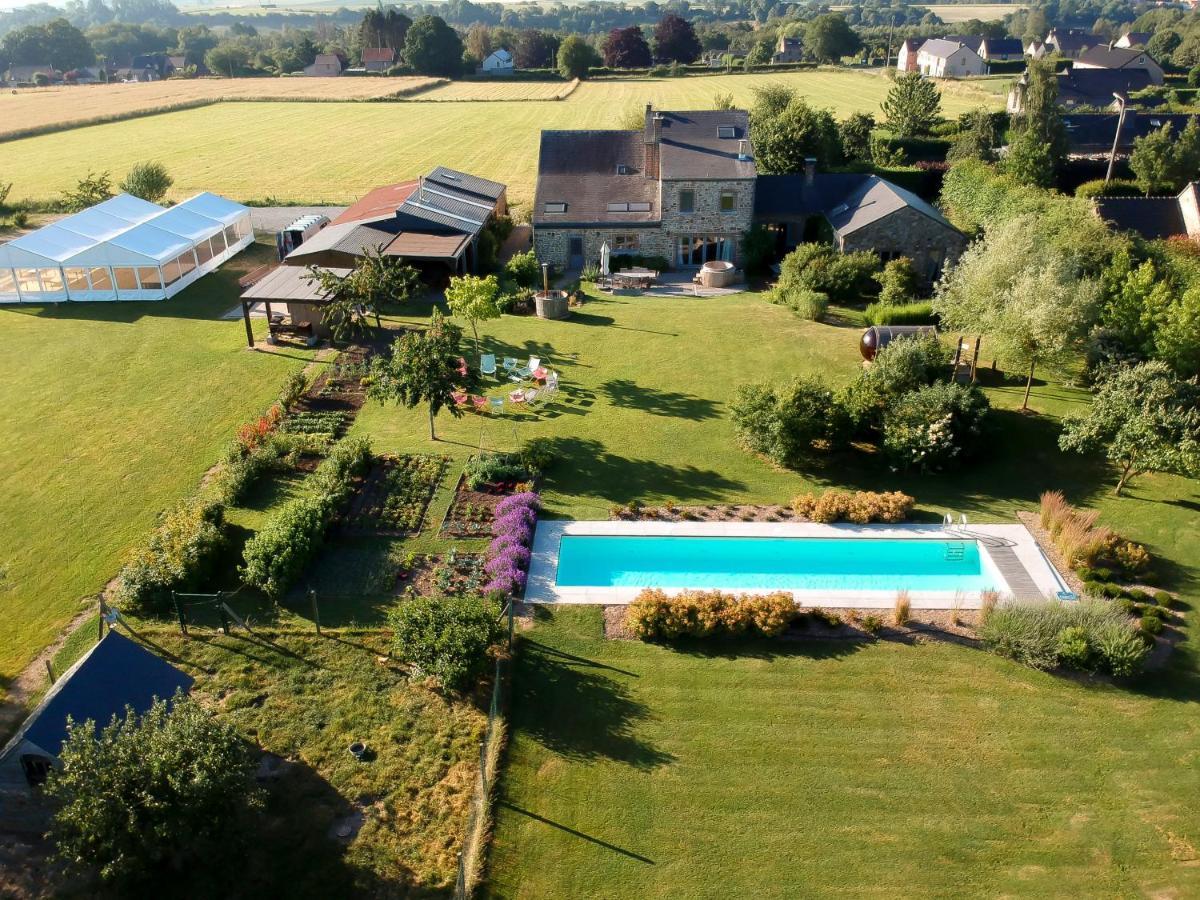Villa Le Champ Du Coq Gesves Esterno foto